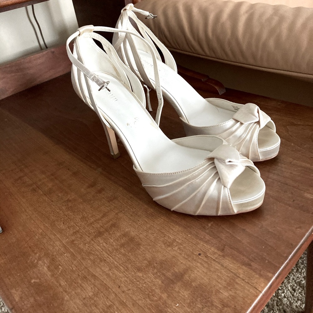 Menbur wedding shoes